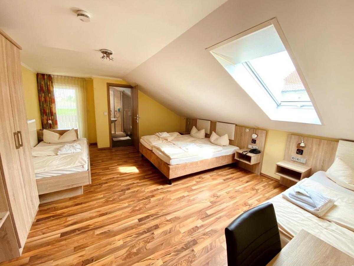 Hotel Garni Kleindienst Ursensollen Ngoại thất bức ảnh